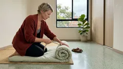 Cama baja estilo futón: lo que puede cambiar en tu descanso (y qué conviene revisar antes de dar el paso)