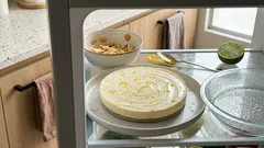 Así queda firme tu cheesecake de limón sin horno: el detalle del refri en 4 horas
